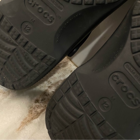 CROCS Men's 12 Baya Lined Clog Black Fleece Faux Fur EUC Dual Comfort - Picture 9 of 9